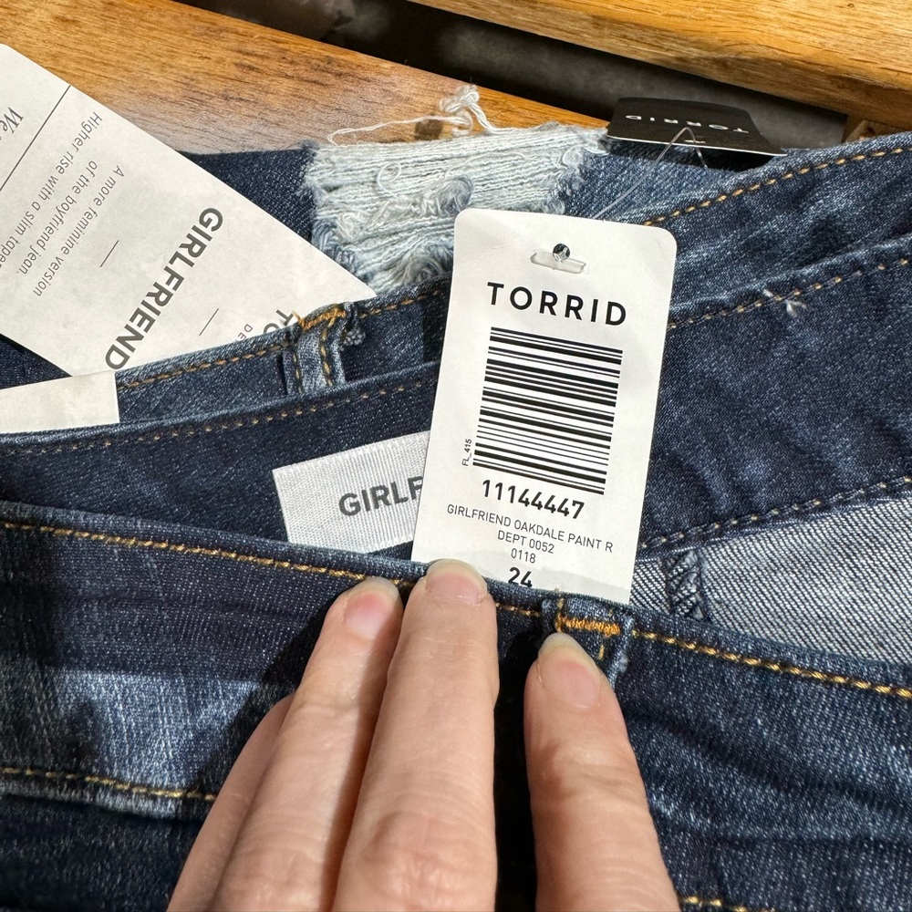Torrid Girlfriend Oakdale Paint jeans size 24 Regular with bird and Asian tiger - Picture 10 of 14